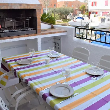 Casa Con 3 Amarre Y Wifi Ref 195 Holiday home Empuriabrava